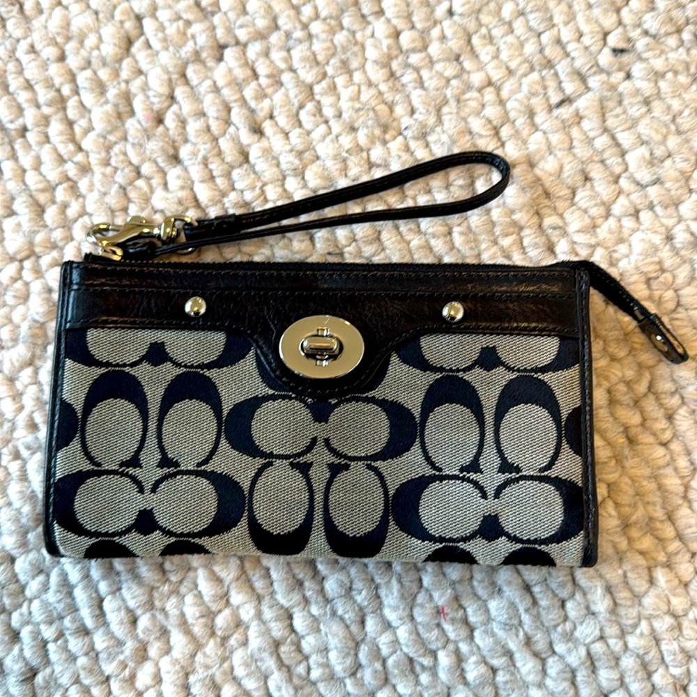 Coach wristlet - black/grey